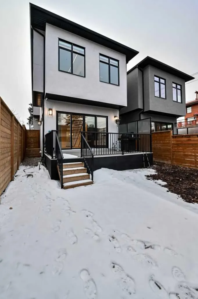 1904 13 Street SW Calgary AB T2T3P6