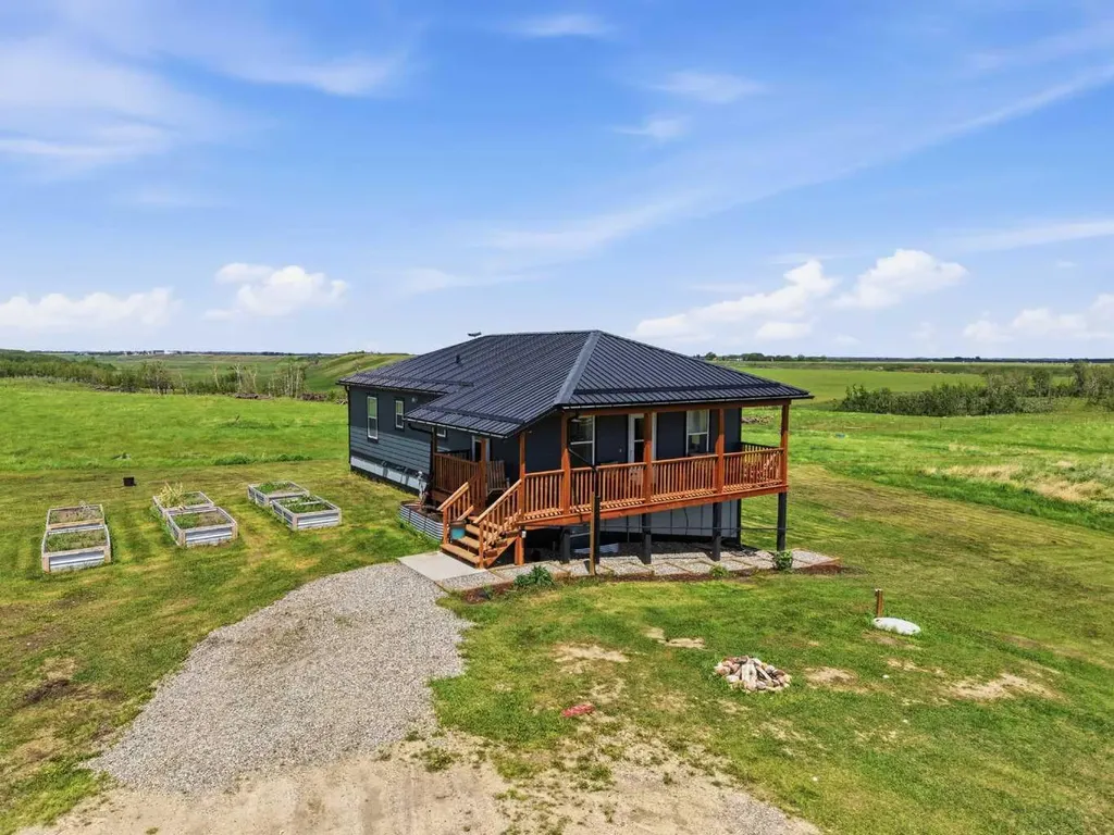 30480 Range Road 12 Rural Mountain View County AB T0M0N0