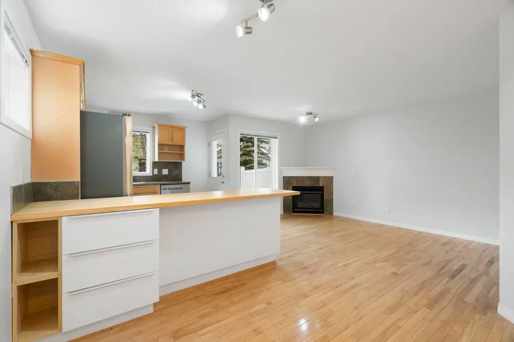 112 Royal Oak Gardens NW Calgary AB T3G 5S5