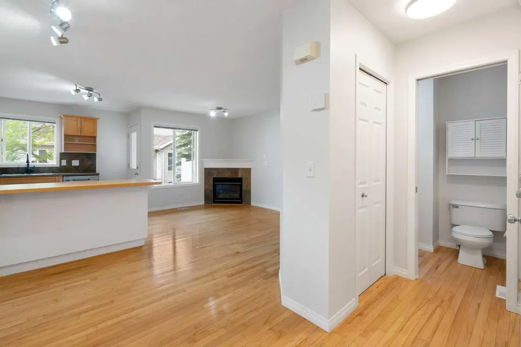 112 Royal Oak Gardens NW Calgary AB T3G 5S5