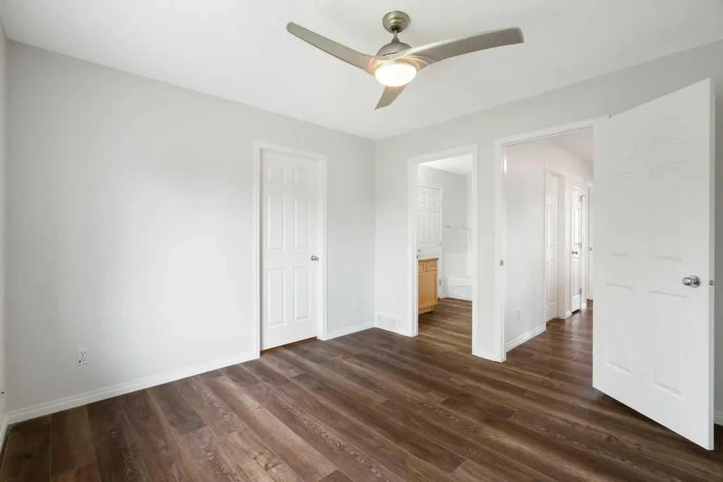 112 Royal Oak Gardens NW Calgary AB T3G 5S5