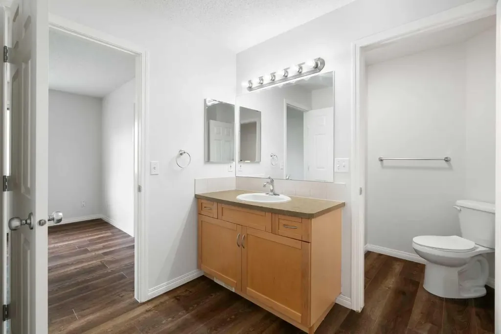 112 Royal Oak Gardens NW Calgary AB T3G 5S5