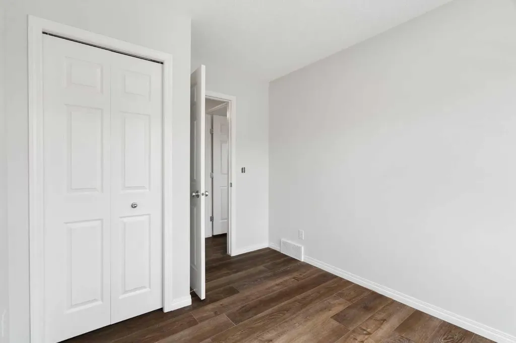 112 Royal Oak Gardens NW Calgary AB T3G 5S5