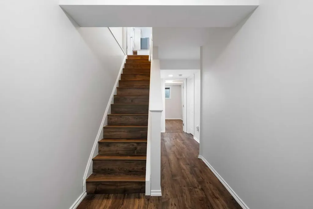 112 Royal Oak Gardens NW Calgary AB T3G 5S5