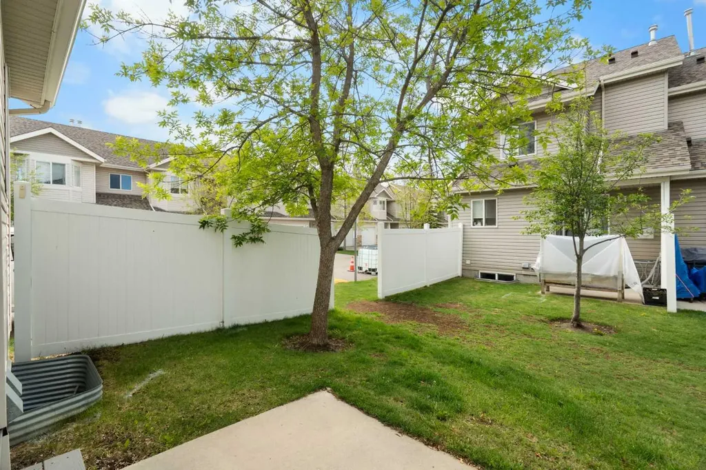 112 Royal Oak Gardens NW Calgary AB T3G 5S5