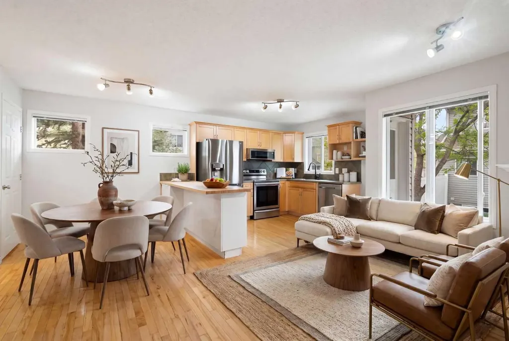 112 Royal Oak Gardens NW Calgary AB T3G 5S5