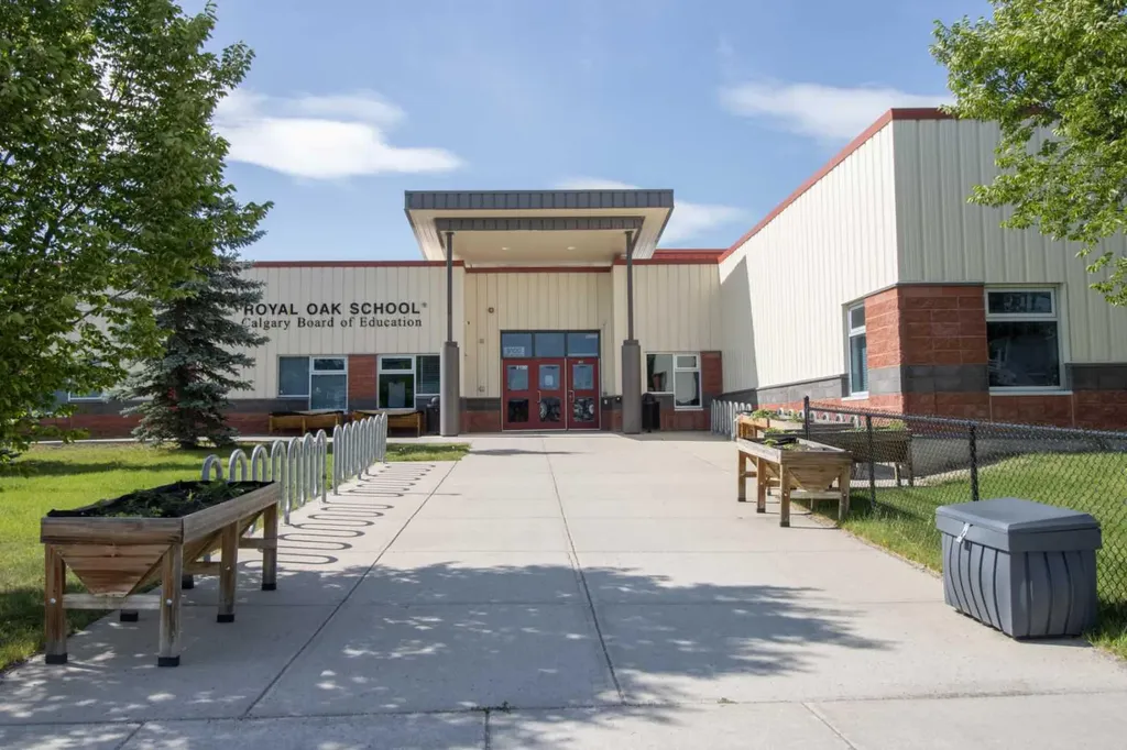 112 Royal Oak Gardens NW Calgary AB T3G 5S5