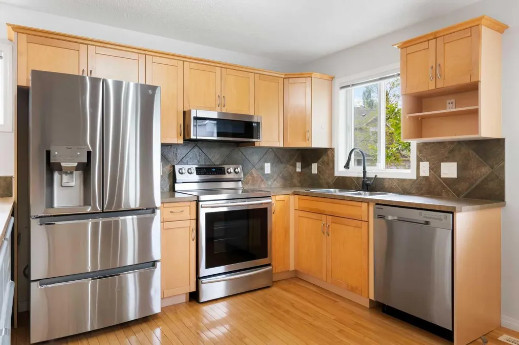 112 Royal Oak Gardens NW Calgary AB T3G 5S5
