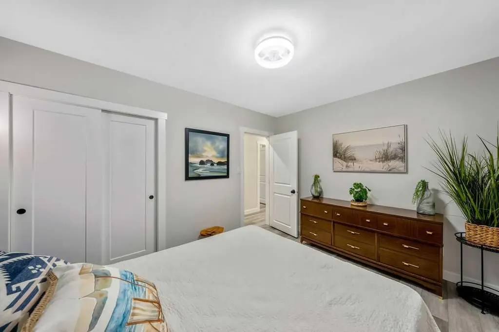 323 84 Avenue SE Calgary AB T2H1N5