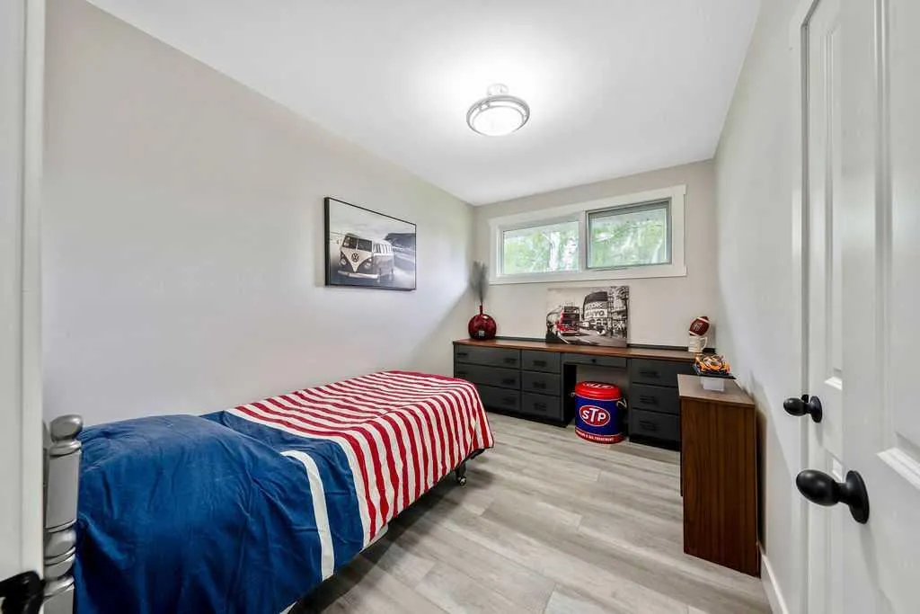 323 84 Avenue SE Calgary AB T2H1N5