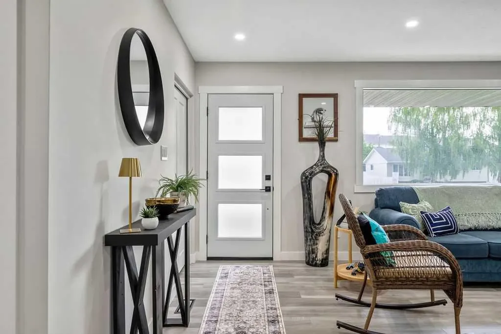 323 84 Avenue SE Calgary AB T2H1N5
