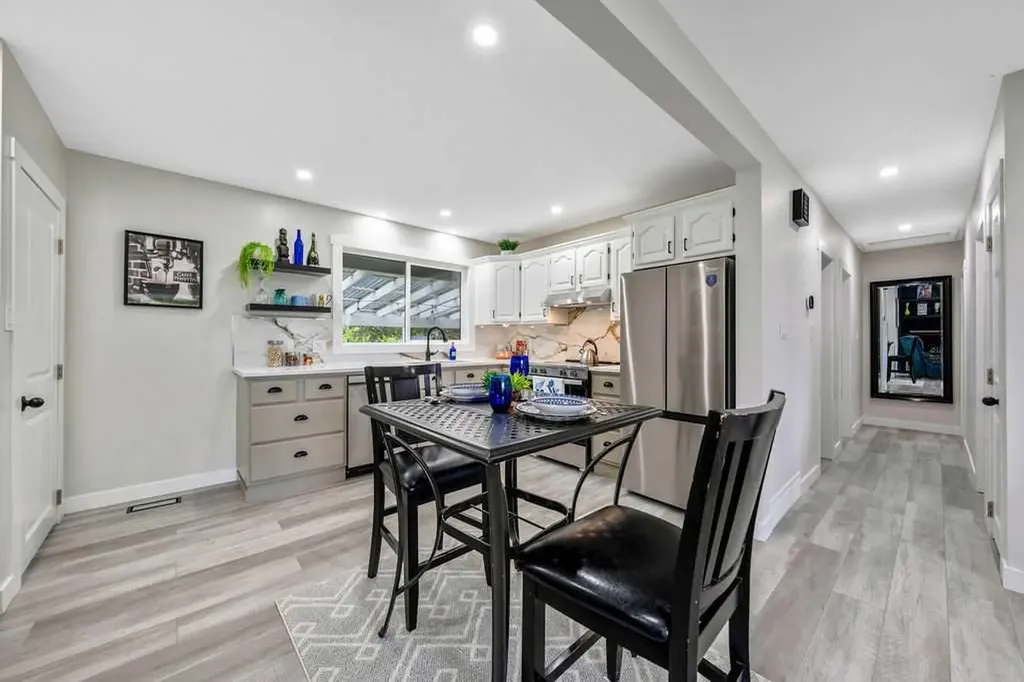 323 84 Avenue SE Calgary AB T2H1N5