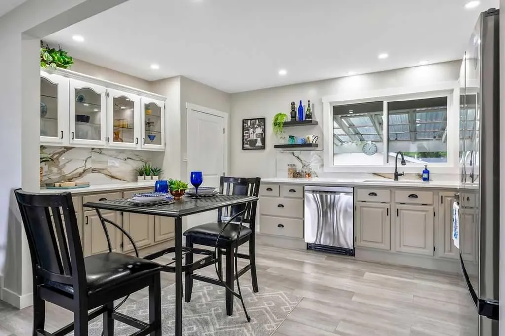 323 84 Avenue SE Calgary AB T2H1N5