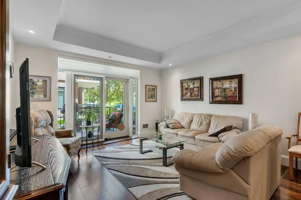 221 Quarry Way SE Calgary AB T2C 5M7