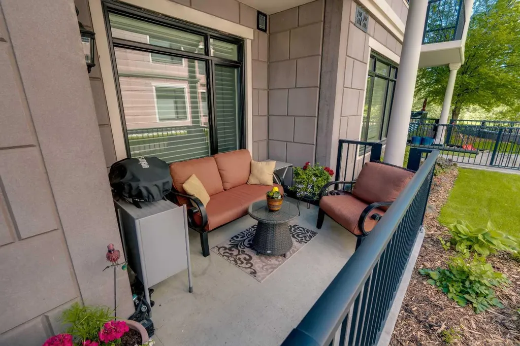 221 Quarry Way SE Calgary AB T2C 5M7