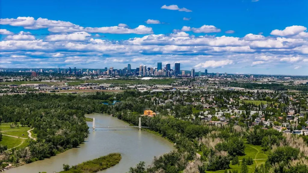 221 Quarry Way SE Calgary AB T2C 5M7