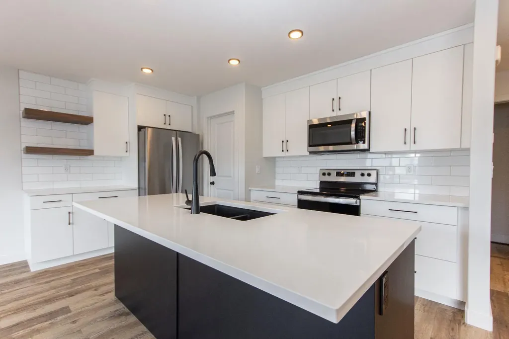 4425 53 Street Rocky Mountain House AB T4T 0C3