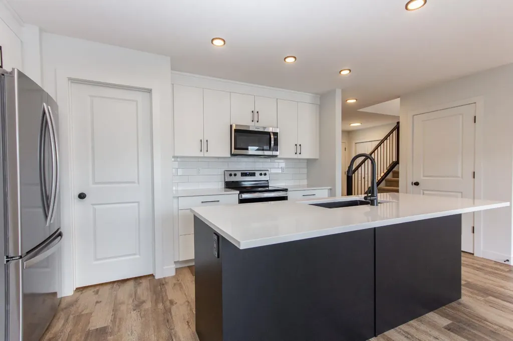 4425 53 Street Rocky Mountain House AB T4T 0C3