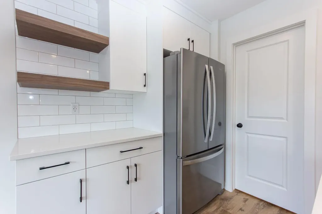 4425 53 Street Rocky Mountain House AB T4T 0C3