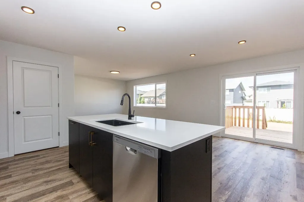 4425 53 Street Rocky Mountain House AB T4T 0C3