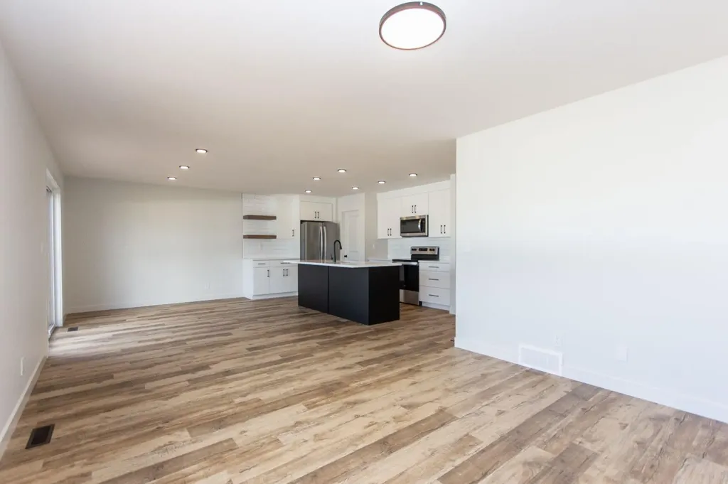 4425 53 Street Rocky Mountain House AB T4T 0C3