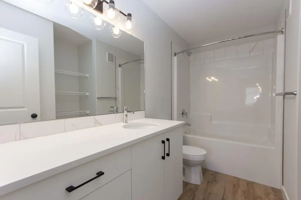 4425 53 Street Rocky Mountain House AB T4T 0C3