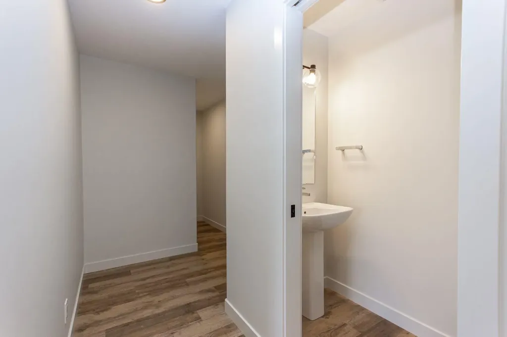 4425 53 Street Rocky Mountain House AB T4T 0C3
