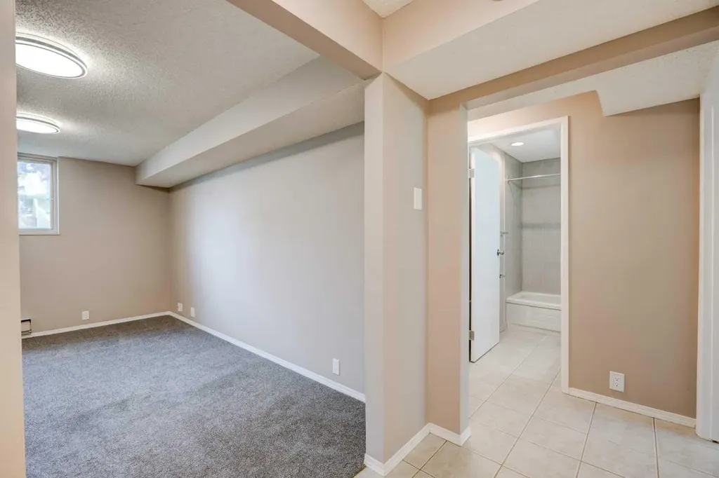 27 Dovely Way SE Calgary AB T2B 2K7