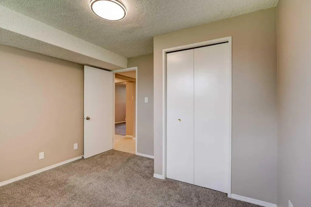 27 Dovely Way SE Calgary AB T2B 2K7