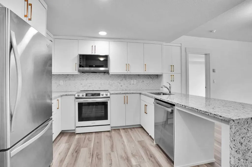 15 Aspenmont Heights SW Calgary AB T3H 0E3