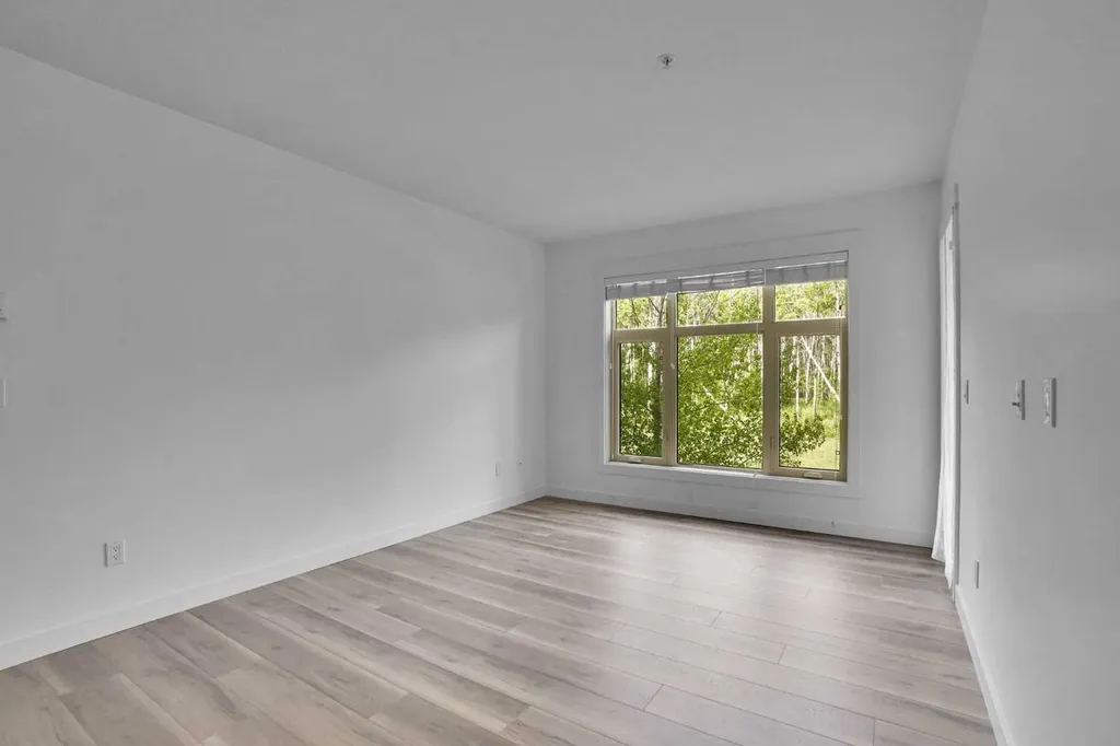 15 Aspenmont Heights SW Calgary AB T3H 0E3