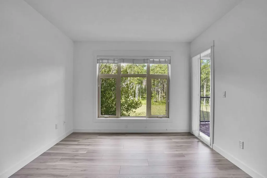 15 Aspenmont Heights SW Calgary AB T3H 0E3