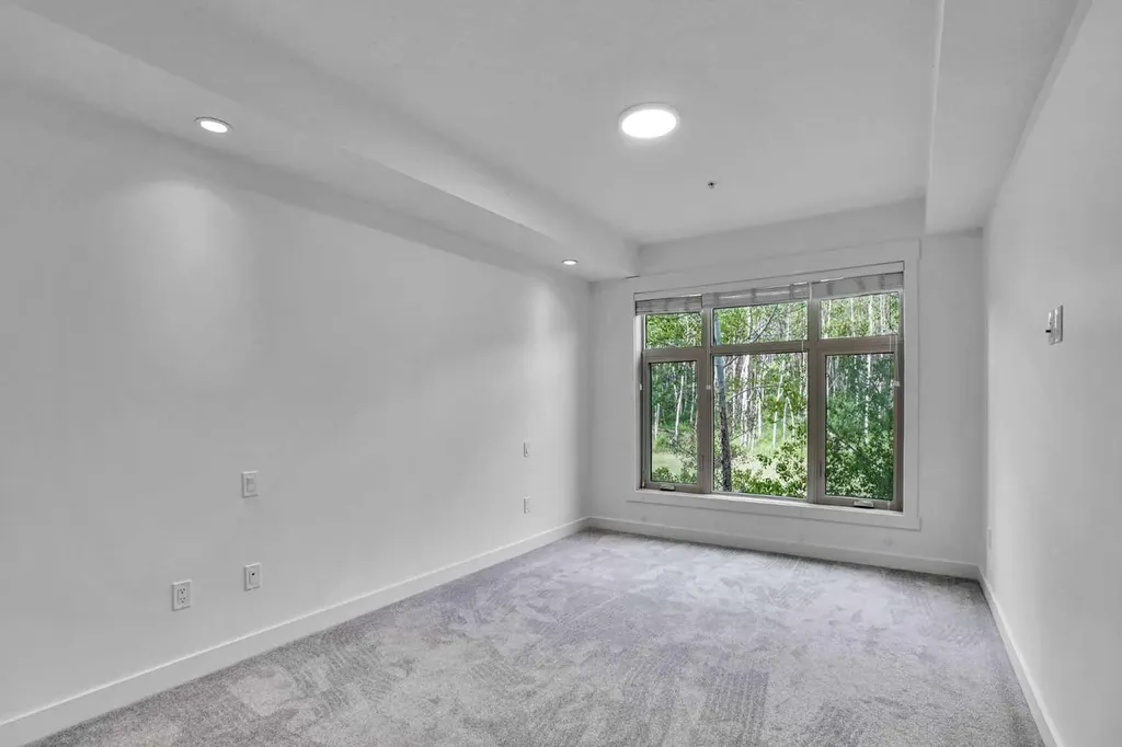 15 Aspenmont Heights SW Calgary AB T3H 0E3