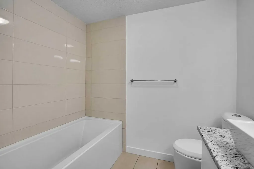 15 Aspenmont Heights SW Calgary AB T3H 0E3