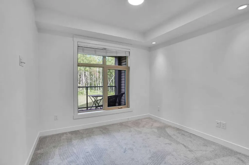 15 Aspenmont Heights SW Calgary AB T3H 0E3