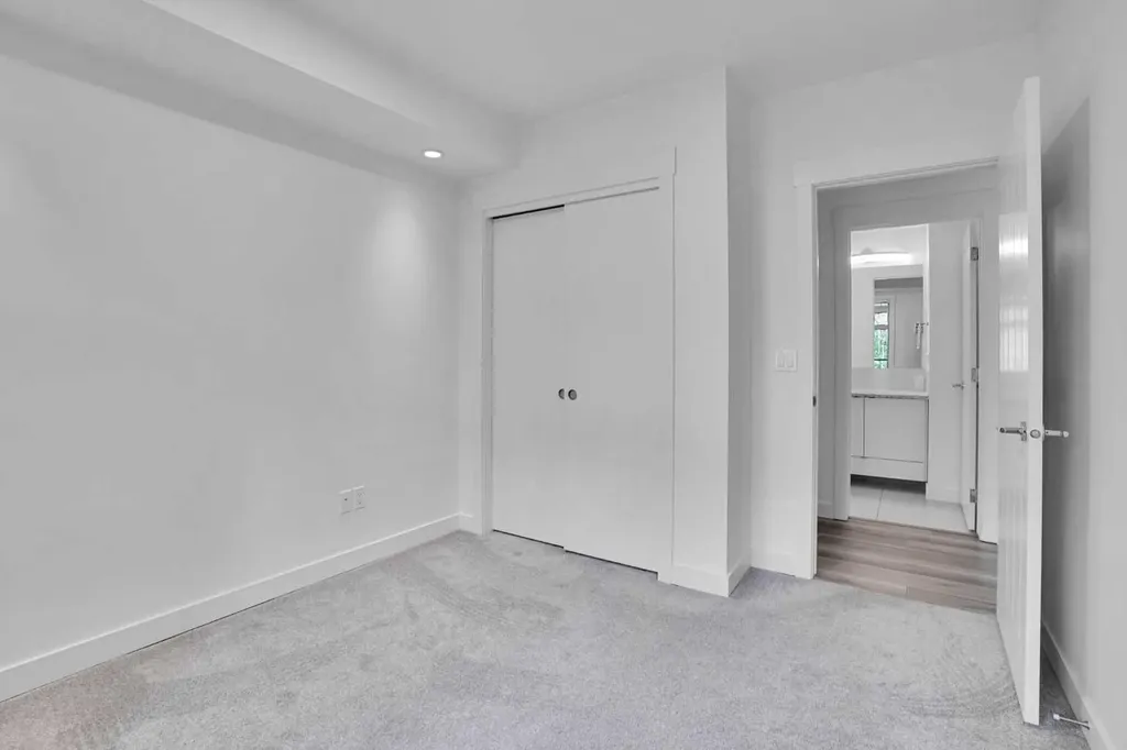 15 Aspenmont Heights SW Calgary AB T3H 0E3