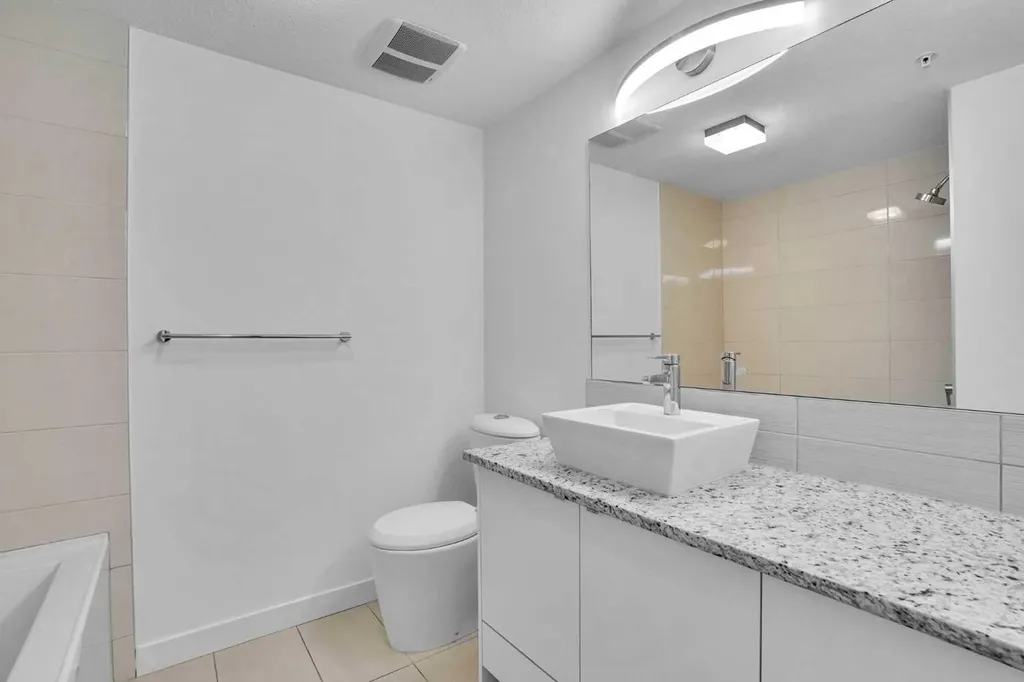 15 Aspenmont Heights SW Calgary AB T3H 0E3