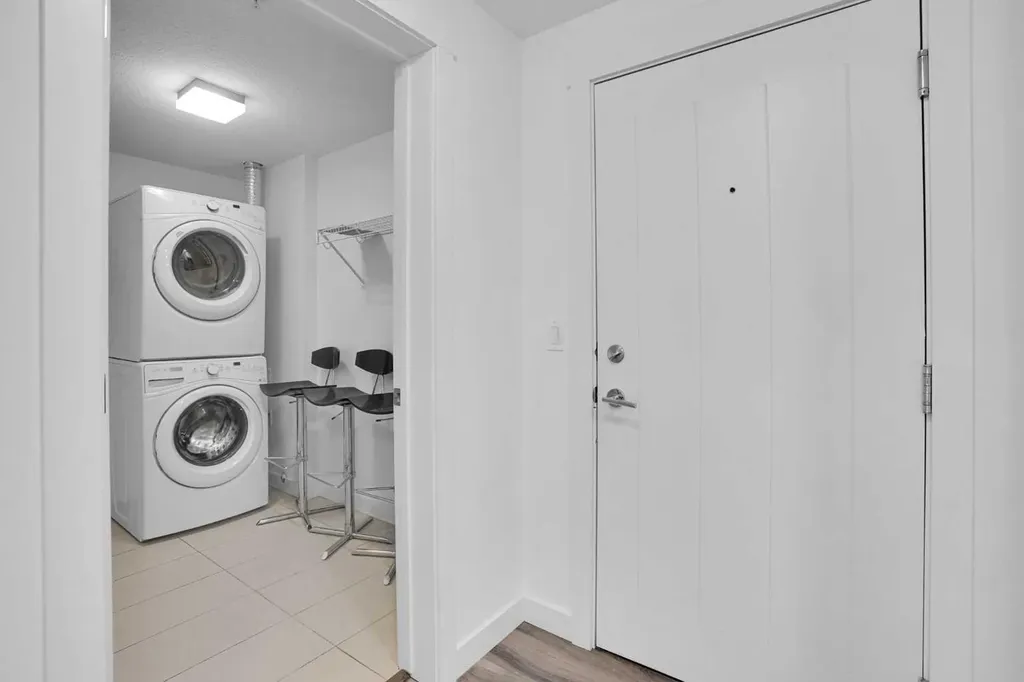 15 Aspenmont Heights SW Calgary AB T3H 0E3