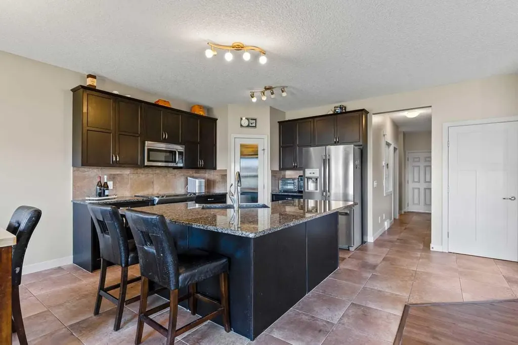 38 Everhollow Green SW Calgary AB T2Y0H4