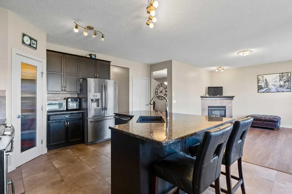 38 Everhollow Green SW Calgary AB T2Y0H4