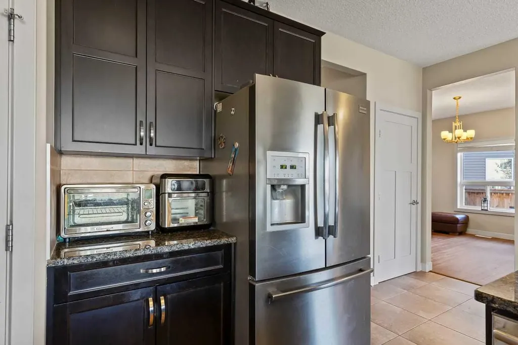 38 Everhollow Green SW Calgary AB T2Y0H4