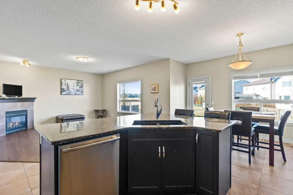 38 Everhollow Green SW Calgary AB T2Y0H4