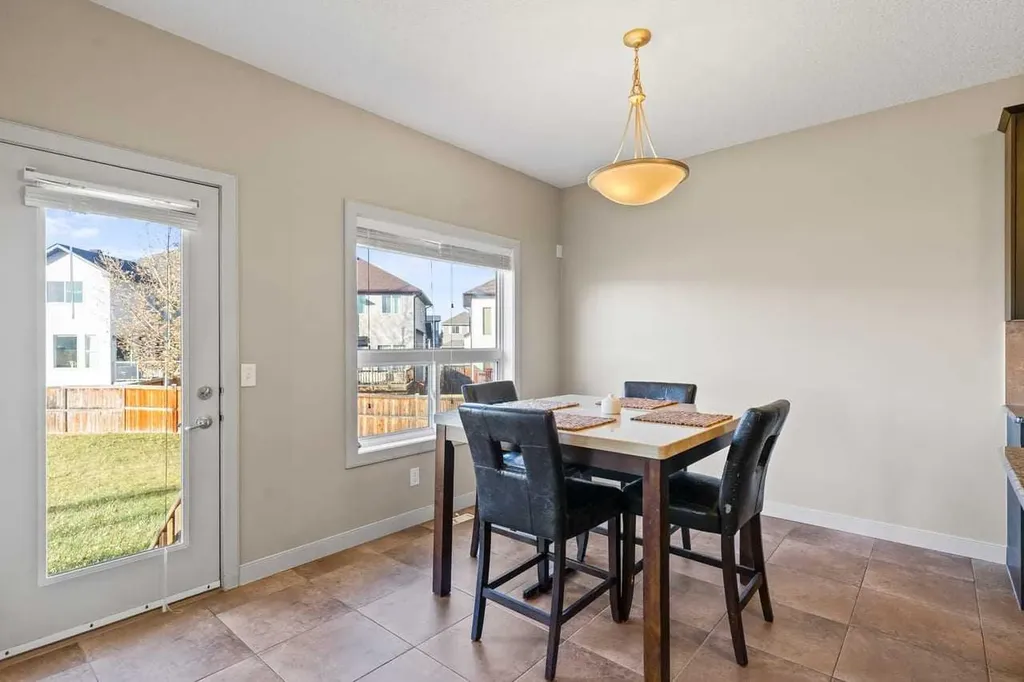 38 Everhollow Green SW Calgary AB T2Y0H4