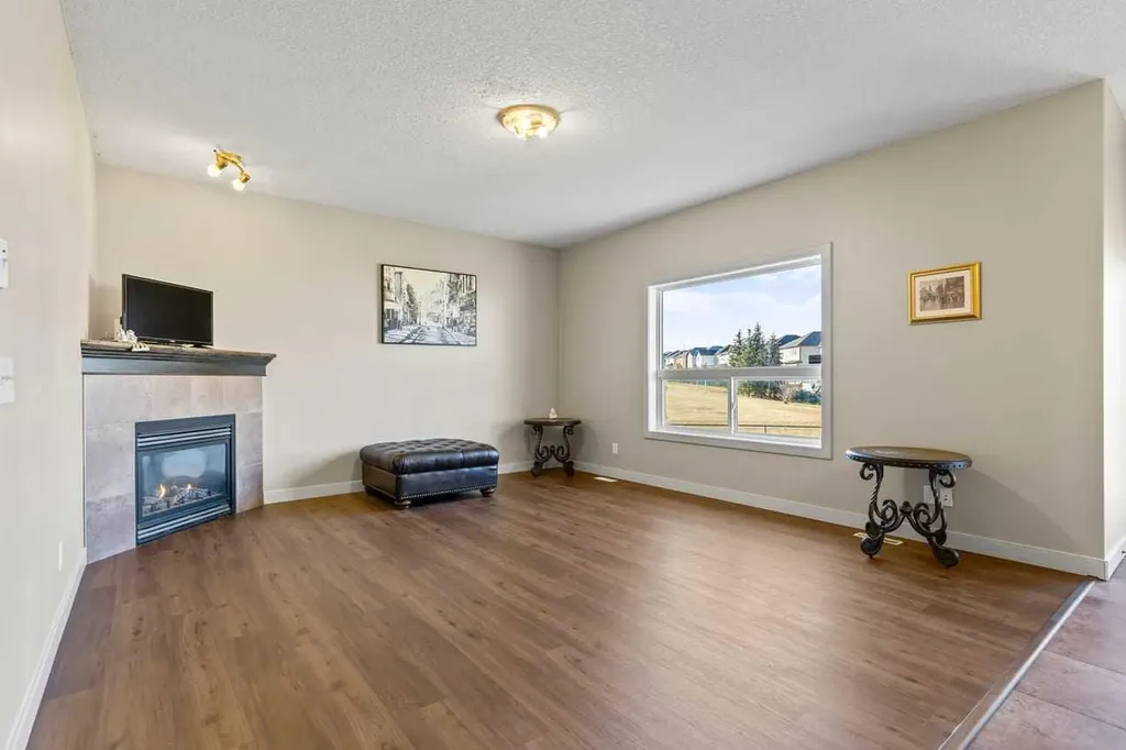 38 Everhollow Green SW Calgary AB T2Y0H4