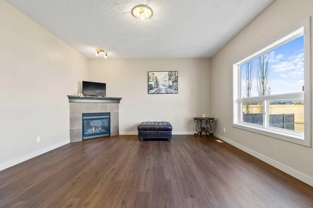 38 Everhollow Green SW Calgary AB T2Y0H4