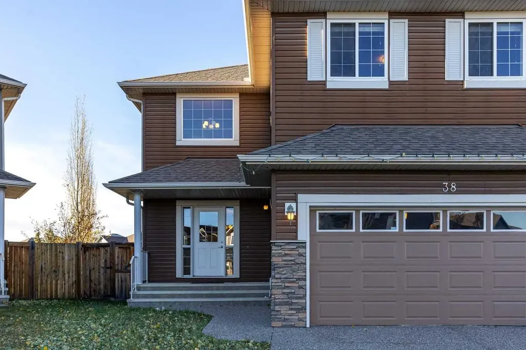 38 Everhollow Green SW Calgary AB T2Y0H4