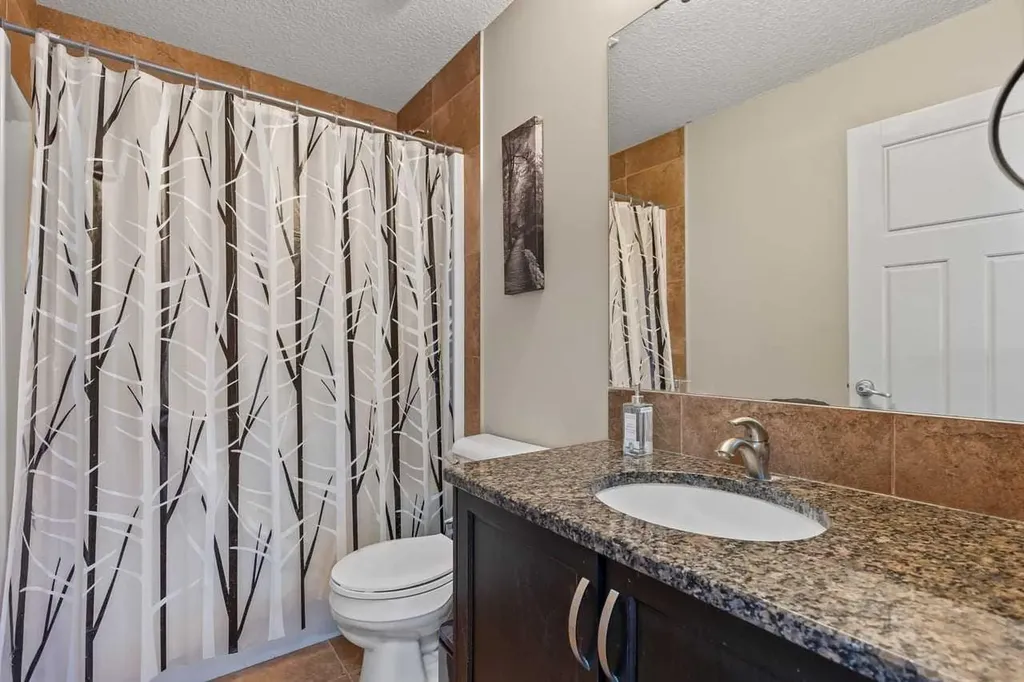 38 Everhollow Green SW Calgary AB T2Y0H4