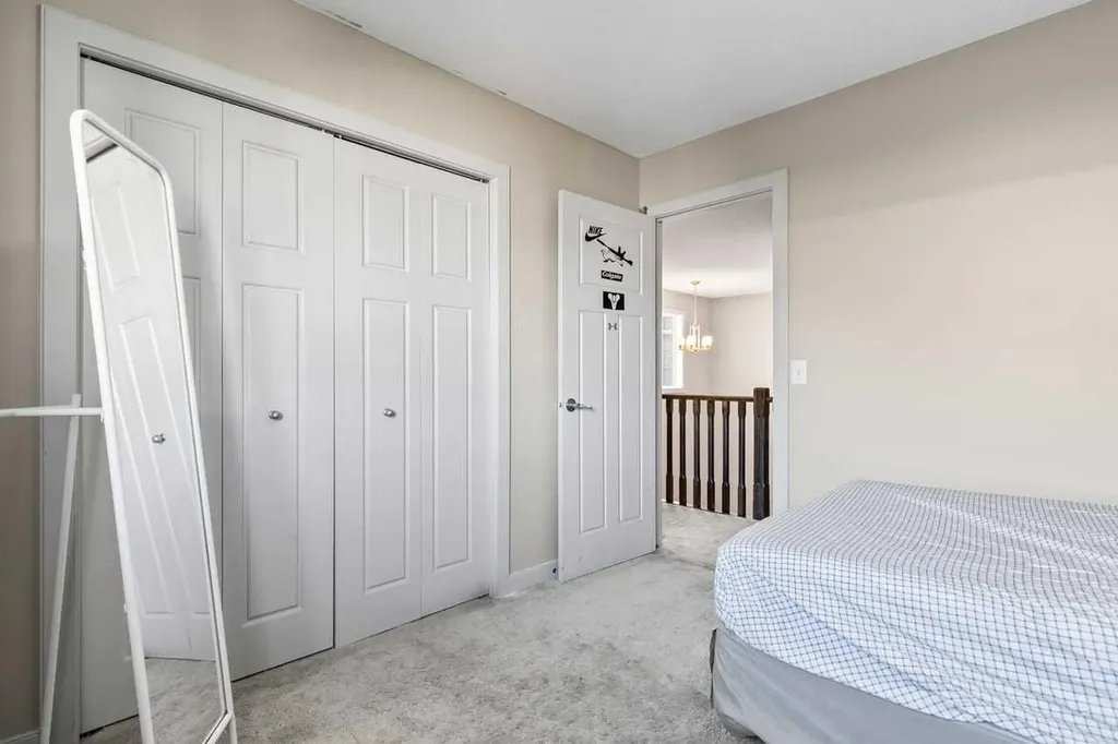 38 Everhollow Green SW Calgary AB T2Y0H4