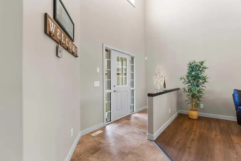 38 Everhollow Green SW Calgary AB T2Y0H4
