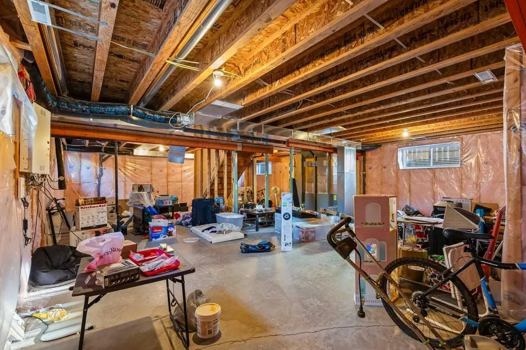 38 Everhollow Green SW Calgary AB T2Y0H4